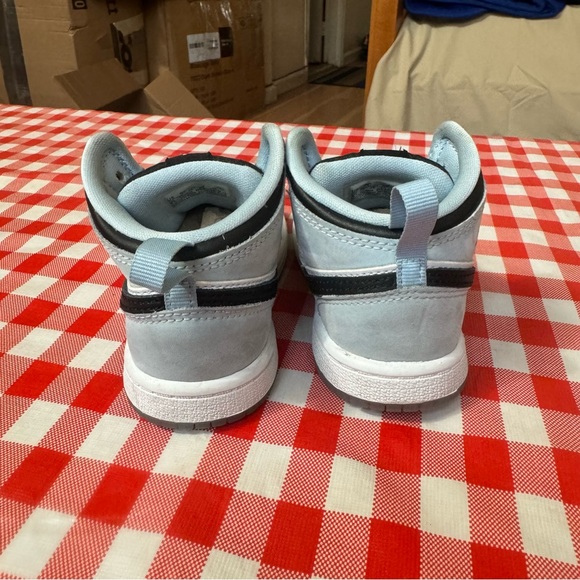 JORDAN 1 MID (TD) TODDLER US SIZE - 9 C - Picture 4 of 9